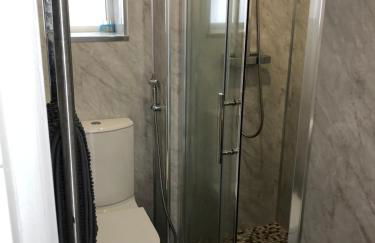 Sweet Caroline at Longton. Great location for Stoke on Trent, The Potteries and Alton Towers. - Foto 12