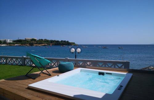 LENICO Seafront Villa - Photo 5