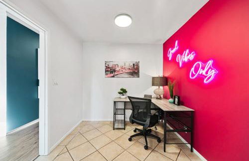 Beverly Hills Chic 2 bed 2bath with Patio and Parking 309 - Foto 23