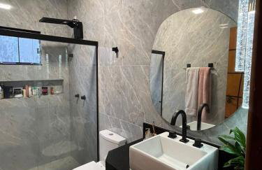 Belíssima casa próximo ao altodromo e flamboyant - Foto 1