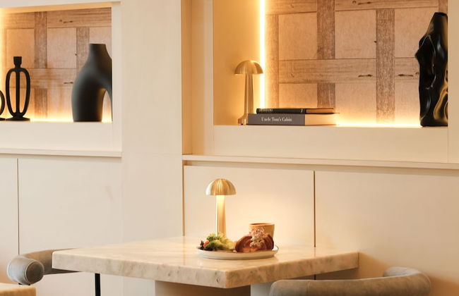 Ami Suites - Photo 55