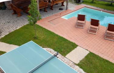 Ferienhaus auf einer Ebene mit eigenem Garten, Sommerpool und Badefass - Foto 40