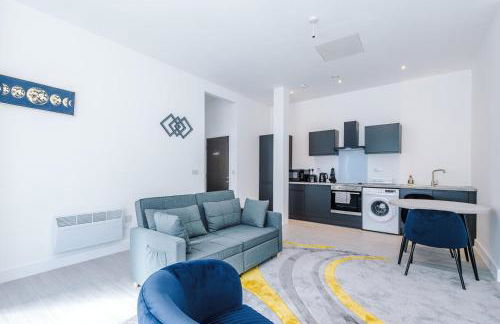 Cohost Partners Cozy Stay Heart of Warrington - Photo 1