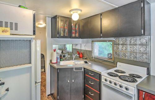 Coastal PNW Gem with Hot Tub - Walk to Beach! - Foto 18