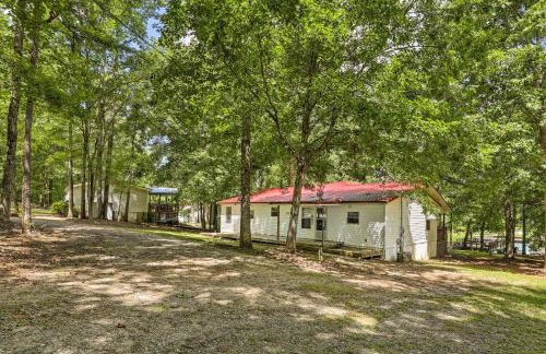 Waterfront Sparta Gem with Fire Pit and Kayak! - Foto 34