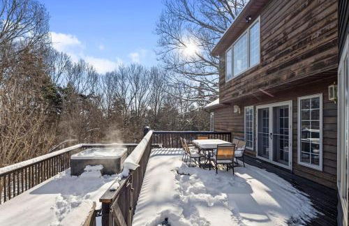 Secluded 9BR Getaway, Pool, Hot Tub & Huge Deck - Foto 41