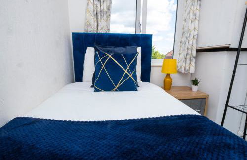 Spacious 3BR Home with Driveway Near NEC & Airport - Foto 23