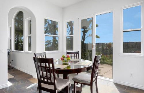 Spacious Luxury home in Gated Community with Resort Pool & Scenic Views - Photo 14