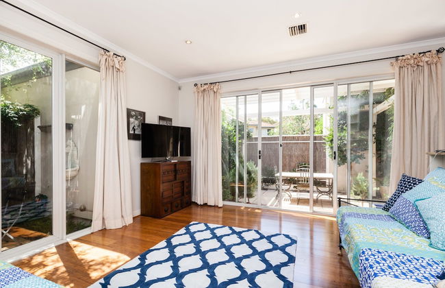 JASMINE, 2BDR Port Melbourne House - Foto 15