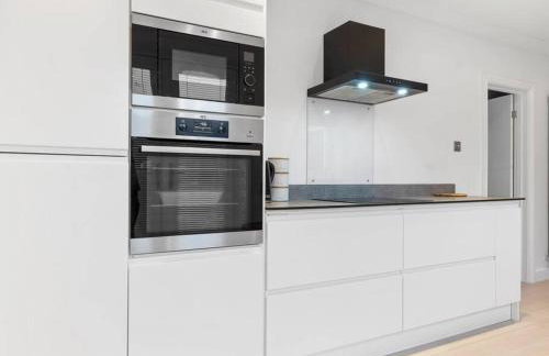 Modern & Stylish 2 Bed Home in Whitehaven - Photo 19