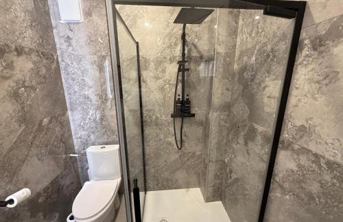 Cocon rénové près du tram - Photo 17