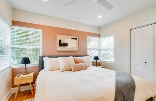 Mid-Century Lakeland Home with Game Room! - Foto 14