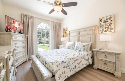 Stylish Retreat with Pool near The Parks - Foto 53