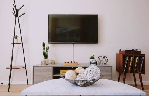 The White House, A Unique ABQ Stay in Central Location near Uptown - Foto 11