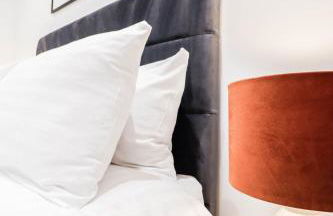 The Rye Retreat - 1BR Modern Design with Smart TV & Secure Underground Parking in Central High Wycombe HP13, Sleeps 3 - Foto 10