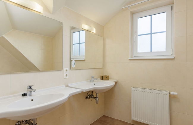 Restyled Villa with Washing Machine near River Moselle - Foto 10