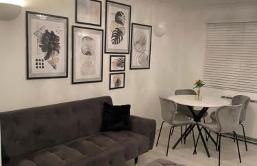 Stylish 1 Bedroom close to Tooting Bec Station - Photo 3