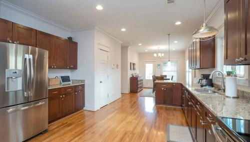 July Discount! Cottage Close to Downtown, Yard - Foto 5