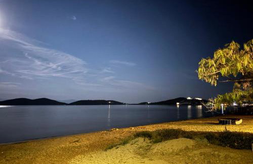 SEA AND SKY APARTMENT - Photo 3