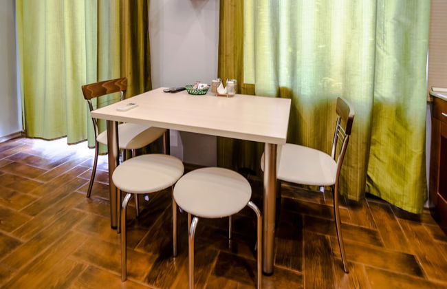 Rent Kiev Lva Tolshtoho Square - Foto 4