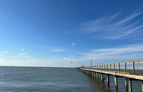 Zachary Beach House, Ocean views & walk to beach! - Foto 8