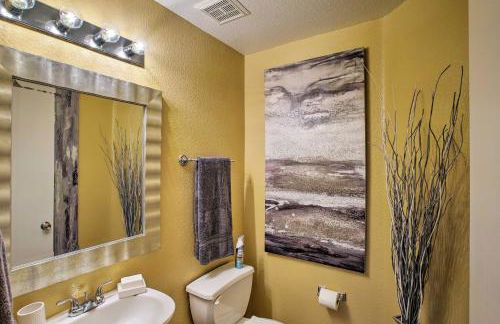 Luxury Glendale Getaway with Private Hot Tub and Patio - Foto 17