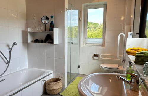 Casa-Philipp, mediterrane, lichtdurchflutete, stilvolle Ruhe-Oase, ebenerdig, mit Garten, Terrasse, Grill und Sauna im Naturparadies Fränkische Schweiz - Foto 27