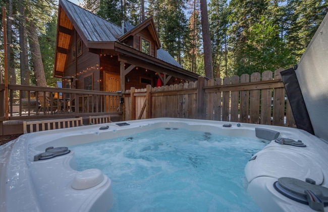 Cozy Pet Friendly Cabin in Lake Tahoe by Sierra Getaways - Foto 17
