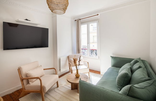 Eiffel Tower Rue Cler - Foto 16