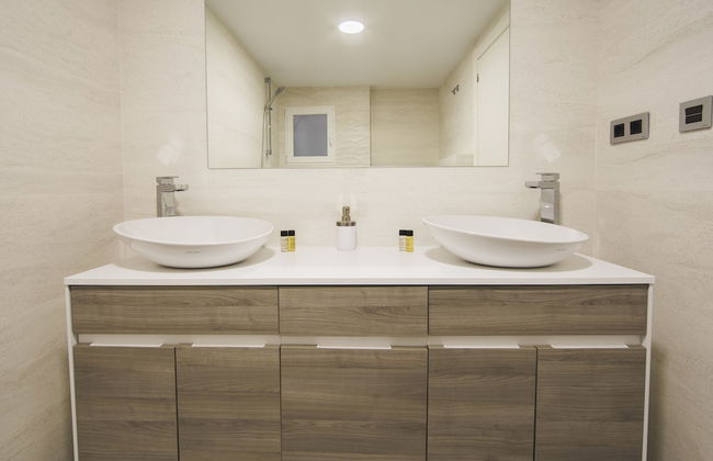 HQ Rooms Apartments San Vicente - Photo 35