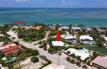 Waterfront Luxury Home With Pool And Boat Dock 3 Bedroom Home by RedAwning - Foto 79