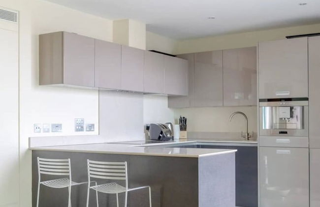 Gorgeous 3 Bedroom Flat in Vauxhall With City Views - Foto 19