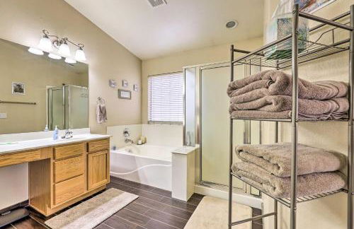 BBQ-Ready Oasis Near Golfing and Surprise Stadium! - Foto 12