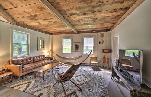 Game Room and Fire Pit Peaceful Catskills Farmhouse - Photo 5