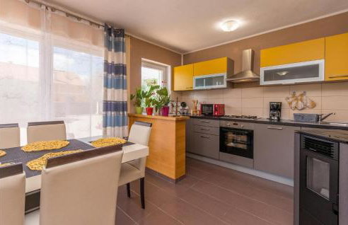 Four-Bedroom Holiday Home In Pristeg - Photo 5