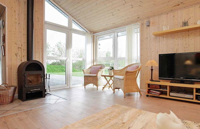 8 Person Holiday Home in Strandby - Foto 7