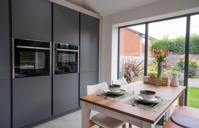 Contemporary Bright House 20 Min To Manc - Photo 18