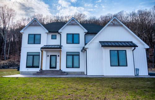 New Farmhouse, King Beds, Game Room, Hot Tub & View! - Foto 74