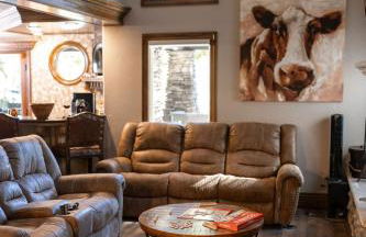 Lux Western Cabin Pool Table Ping Pong Vibes - Foto 15