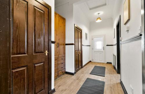 Free Parking - Sleeps 6 - 2 Bedrooms - Great Transport Links - Foto 18