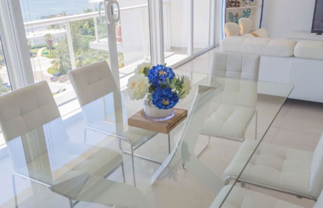 MARINA Beachfront 2 BDR- Amazing Oceanview - Foto 8