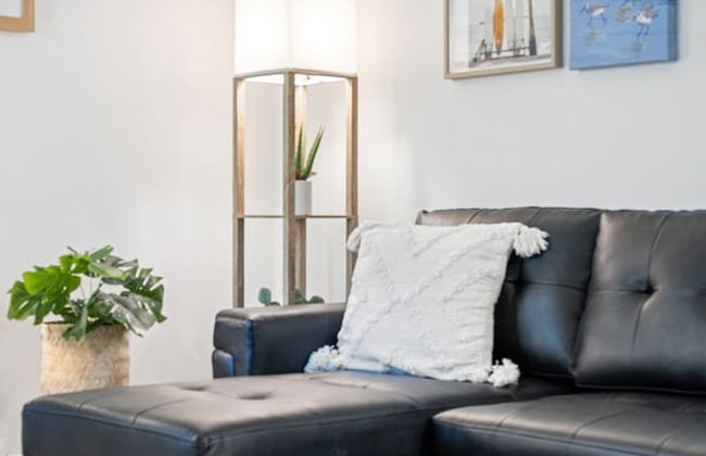 Welcoming Airbnb Walkig Distance to Las Olas Blvd - Photo 6