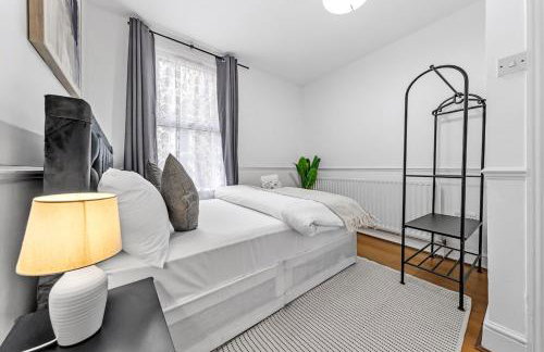 Citylink Spacious 5-Bedroom House,Wi-Fi,Easy Access to Excel and Central London - Foto 39