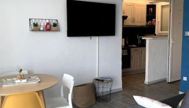 Grand Studio avec Balcon au pied de la Plage Clim Wifi - Foto 4