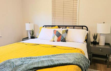 4 BR - King beds - perfect for HPU, Furniture Market, Greensboro, Winston - Photo 11