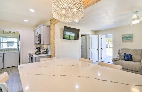 Merritt Island Home with Spa - 8 Mi to Cocoa Beach! - Foto 8