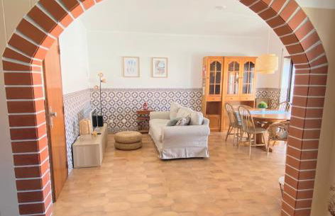 Family Apartment with Balcony, 5 min from the Beach - Foto 3