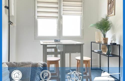 Les chats pitres Maison au calme rénovée avec jardin, terrasse aménagée, transats, abri à vélo, parking gratuit, 5 mn à pied du centre Bayeux proche des plages du débarquement - Photo 1