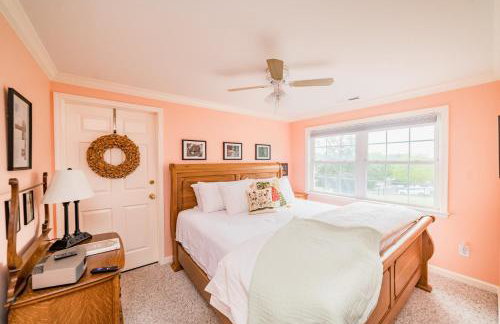 New Kid in Town - King Bed & Sofa Bed - Sleeps 2-4 - Photo 10