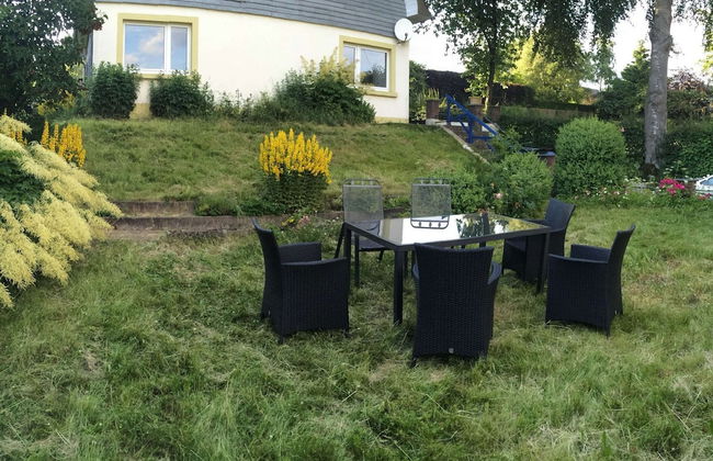 Tranquil Holiday Home With Private Garden - Photo 33